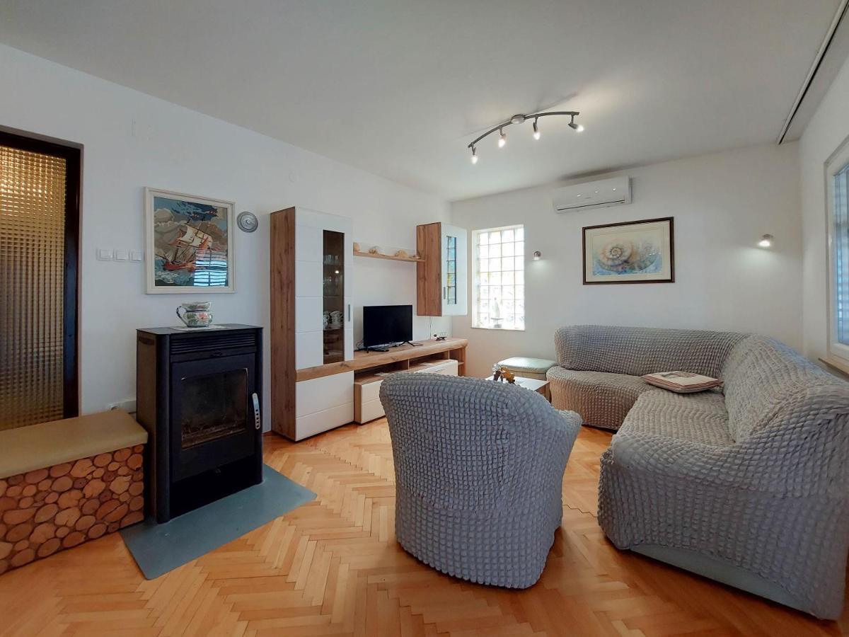 Apartment Neda Punat Exterior photo