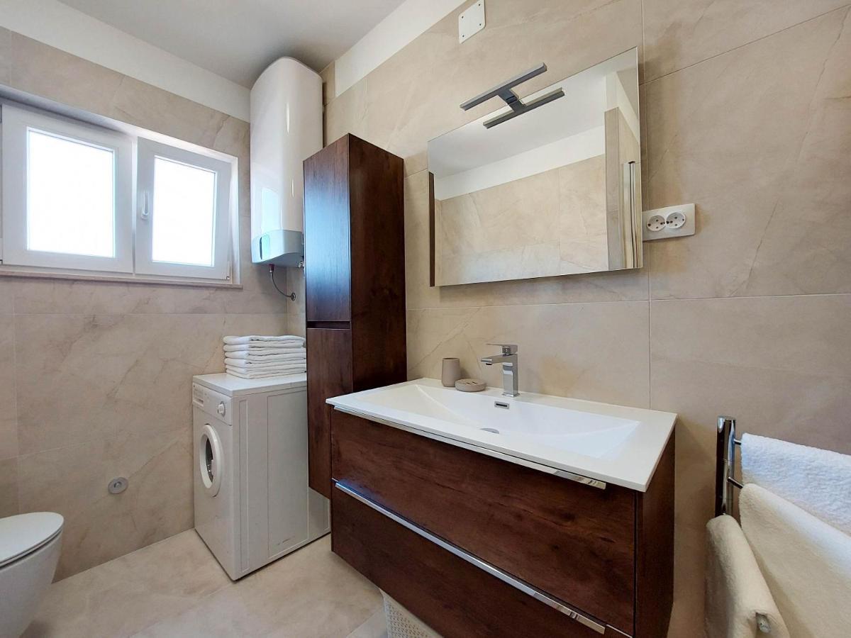 Apartment Neda Punat Exterior photo