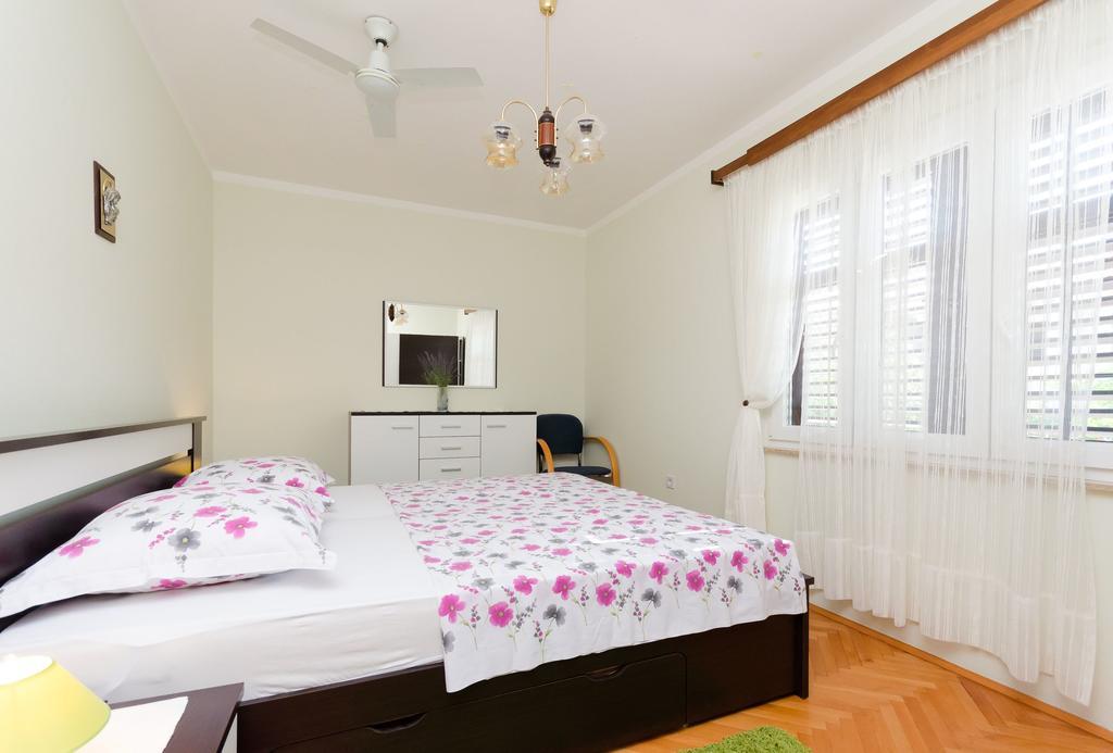 Apartment Neda Punat Exterior photo